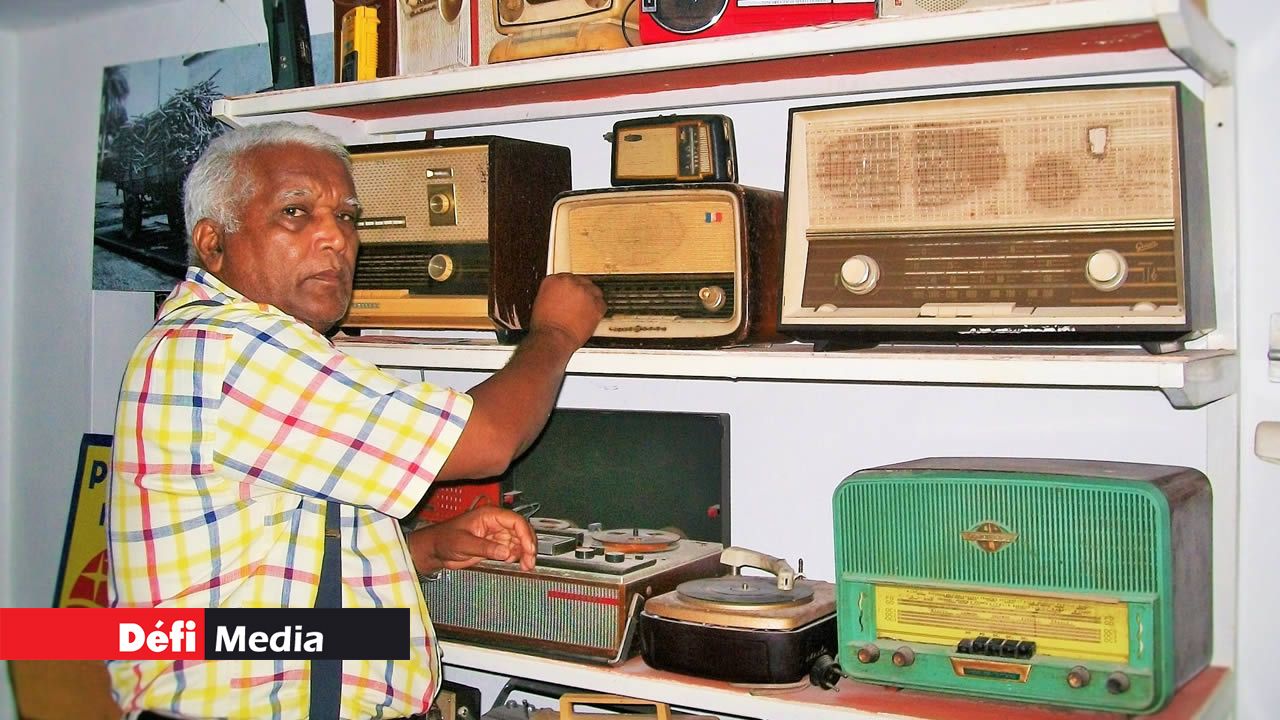 Une salle est dédiée à l’évolution de la radio  à travers le temps.