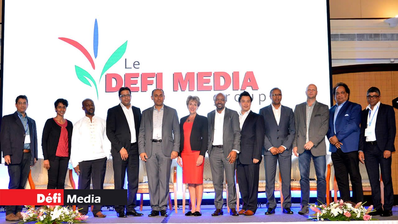 Les pannelistes intervenant lors de la conférence organisée par DoraCrea. Innovation