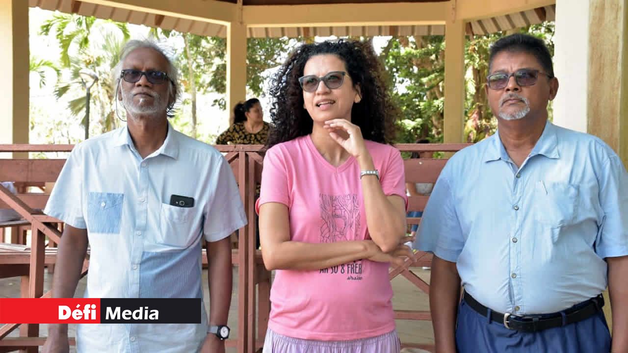 Maroussia Bouvery, du groupe ABAIM, entourée d’Alain Muneean (à g.) et de Shyam Reedha, tous deux de l’association Terre de Paix. Journée mondiale du refus de la misère