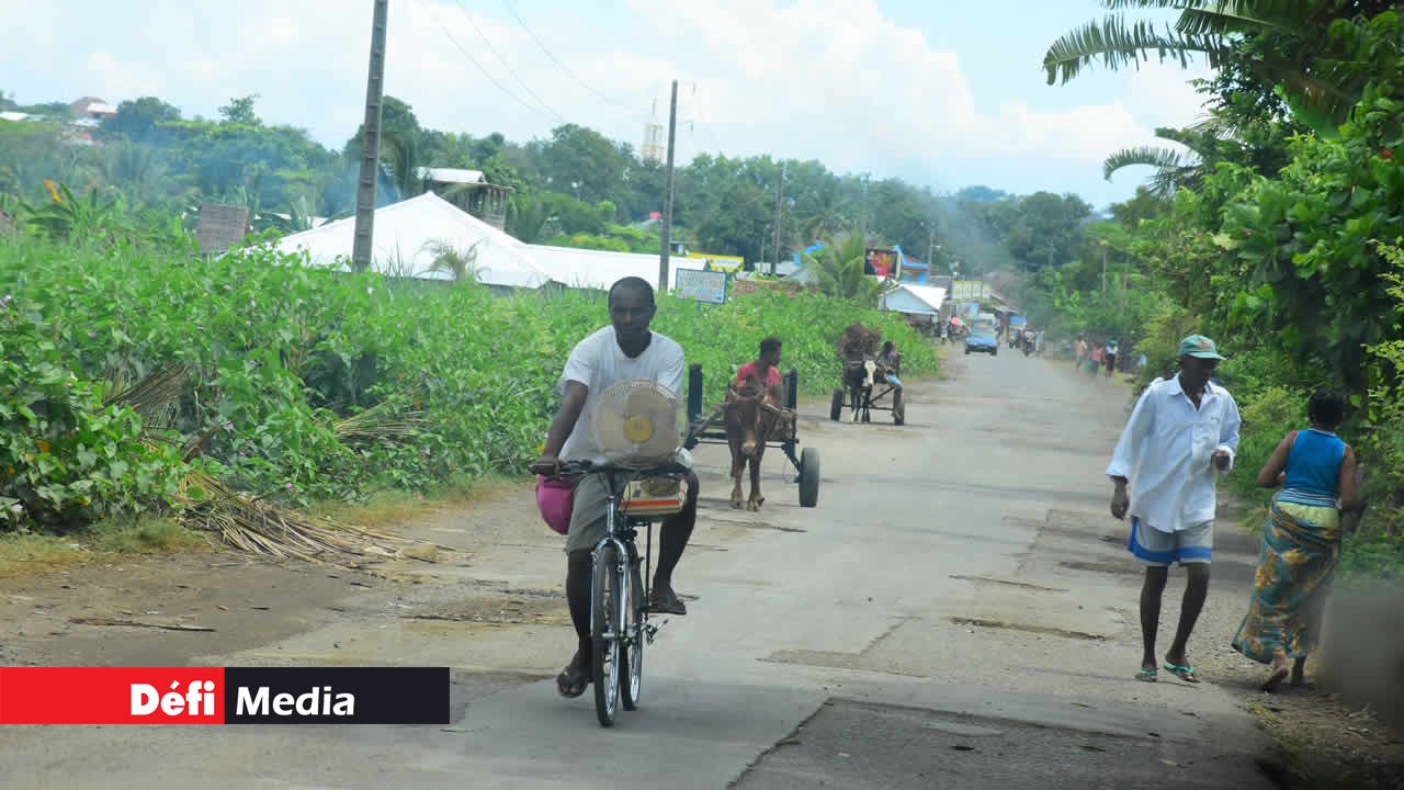 Les moyens de transport dans les regions rurales. Croisière dans les îles de l’océan Indien