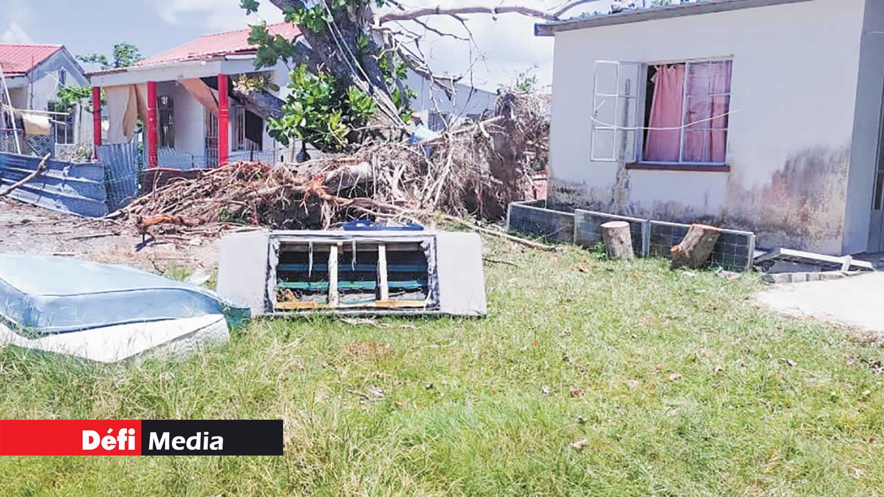 Depuis le passage du cyclone Chido, des travaux se font toujours attendre dans l’île.