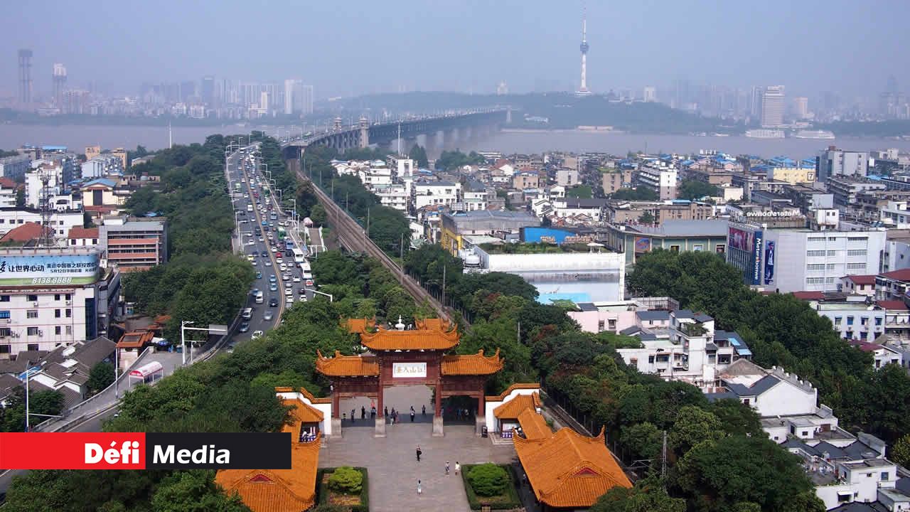 La cité de Wuhan compte plus de 10,6 millions habitants.