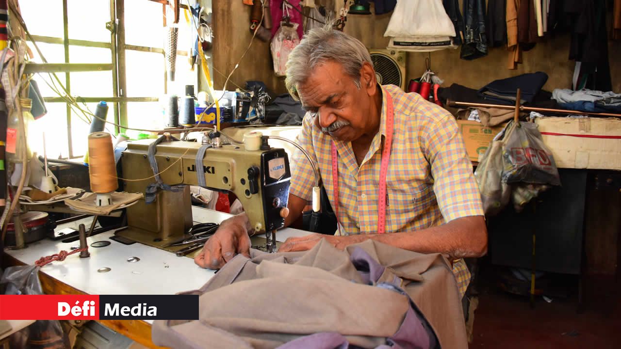 Une opération délicate pour coudre les coutures. Une opération délicate pour coudre les coutures.