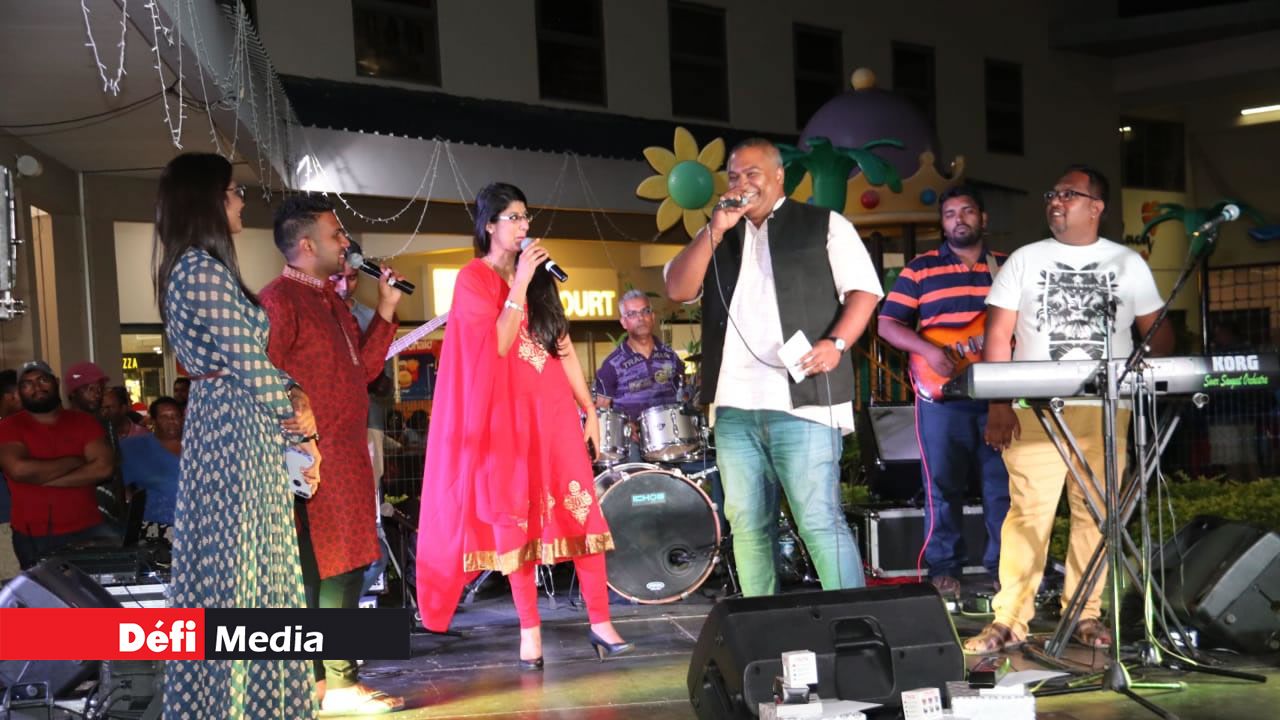 L’annonce des trois gagnants par les présentateurs et un des membres du jury.