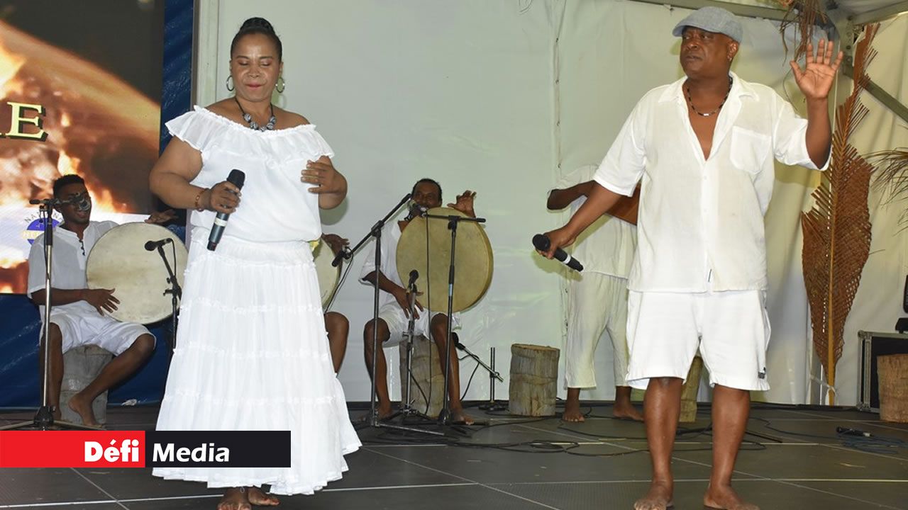 Mario Justin et Nancy Dérougère.