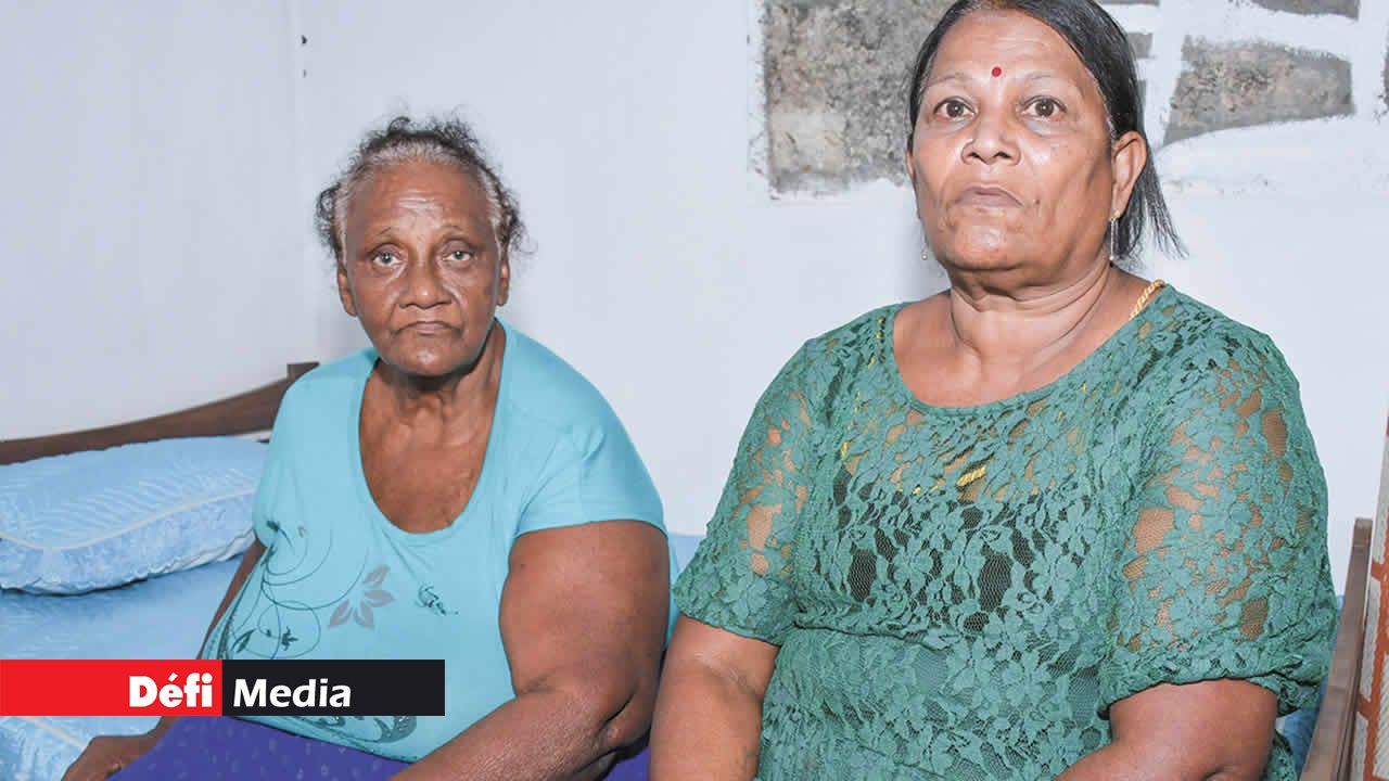 Shanti et sa voisine Maya Devi Ramchurn qui l’a hébergée durant tous ces mois.