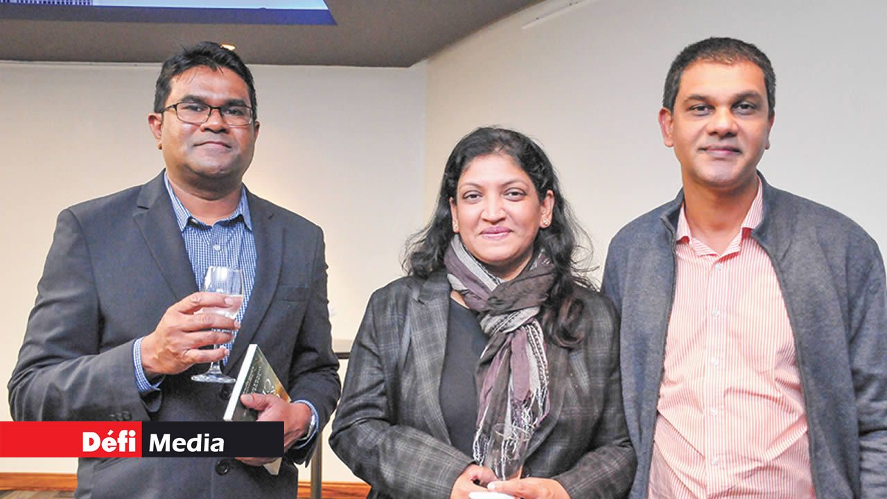 Varun Nunkoo, Senior Manager de la Maubank Ltd. Anjana Seesurn, avocate, et Prakash Seesurn, Head of Finance chez la Warwyck Private Bank.