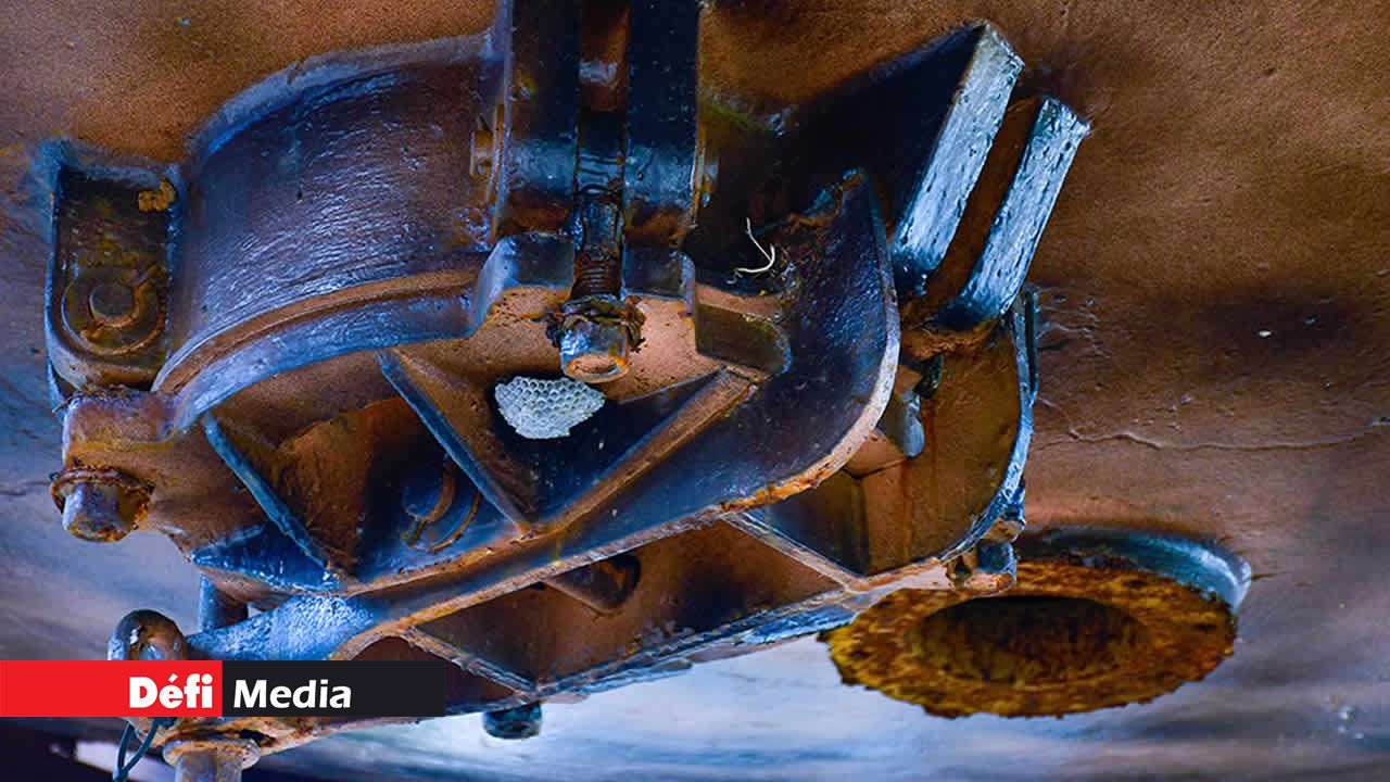 La partie ouverture et la connexion des tuyaux avec les autres évaporateurs.