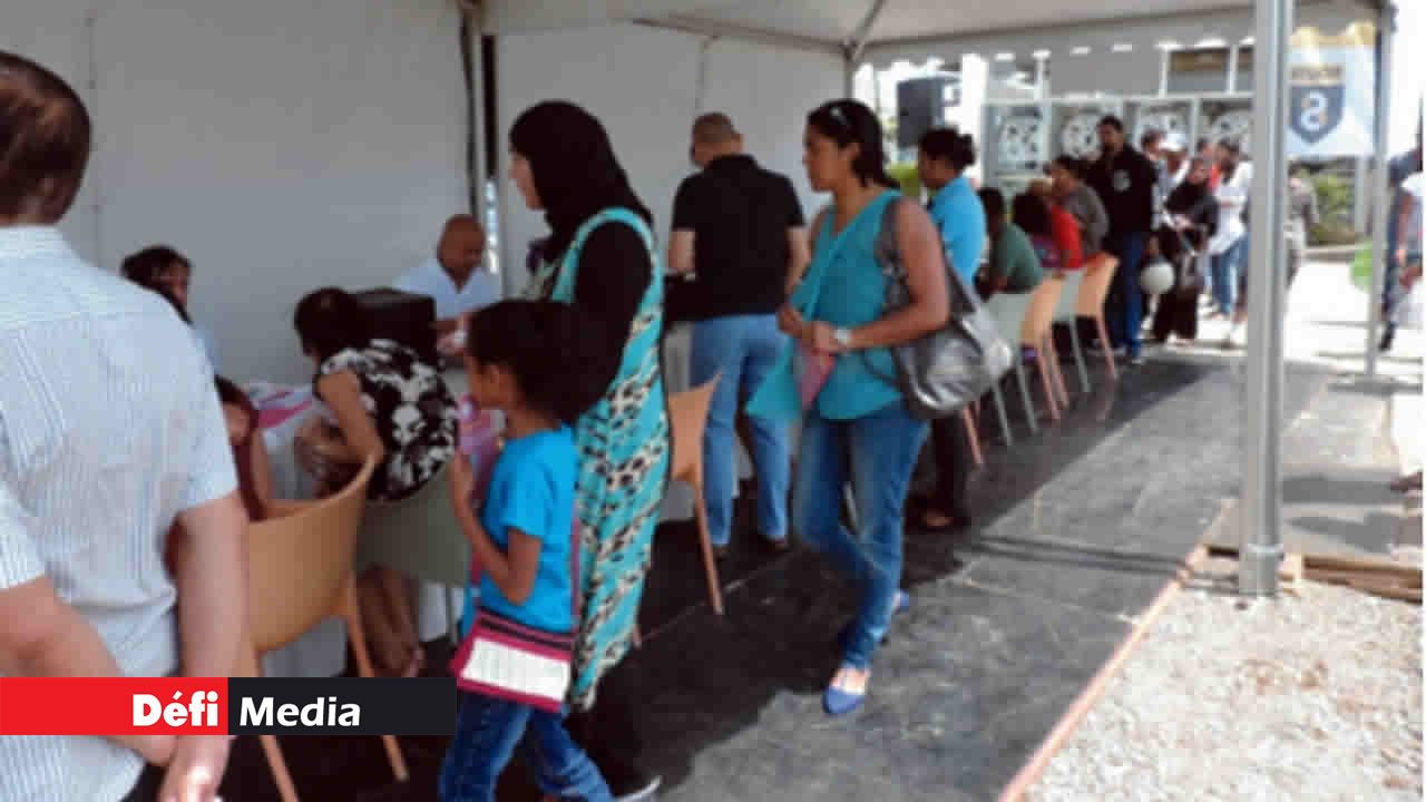 Un millier de personnes s’étaient enregistrées pour des tests de dépistage et des consultations gratuits.