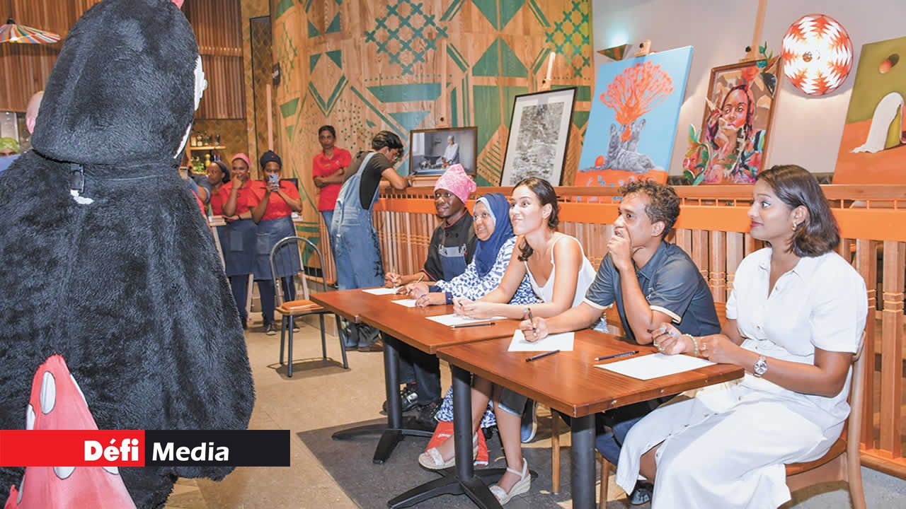 Un concours de dessin spontané a été organisé pour le public, provoquant de nombreux éclats de rire grâce à des thèmes comme la mascotte de Nando’s.