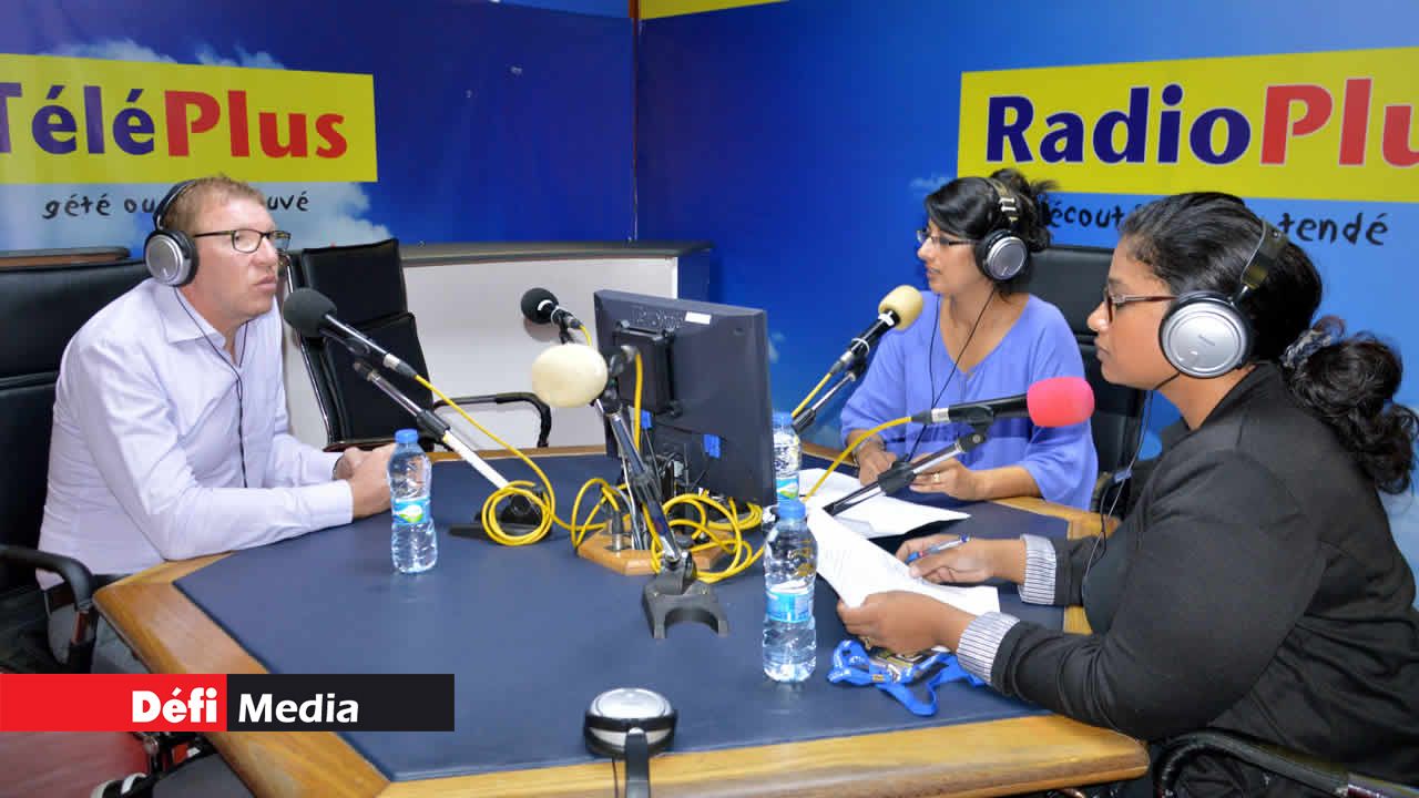 Le Dr Van Den Broeck sur le plateau d’Xplik ou K santé sur Radio Plus.