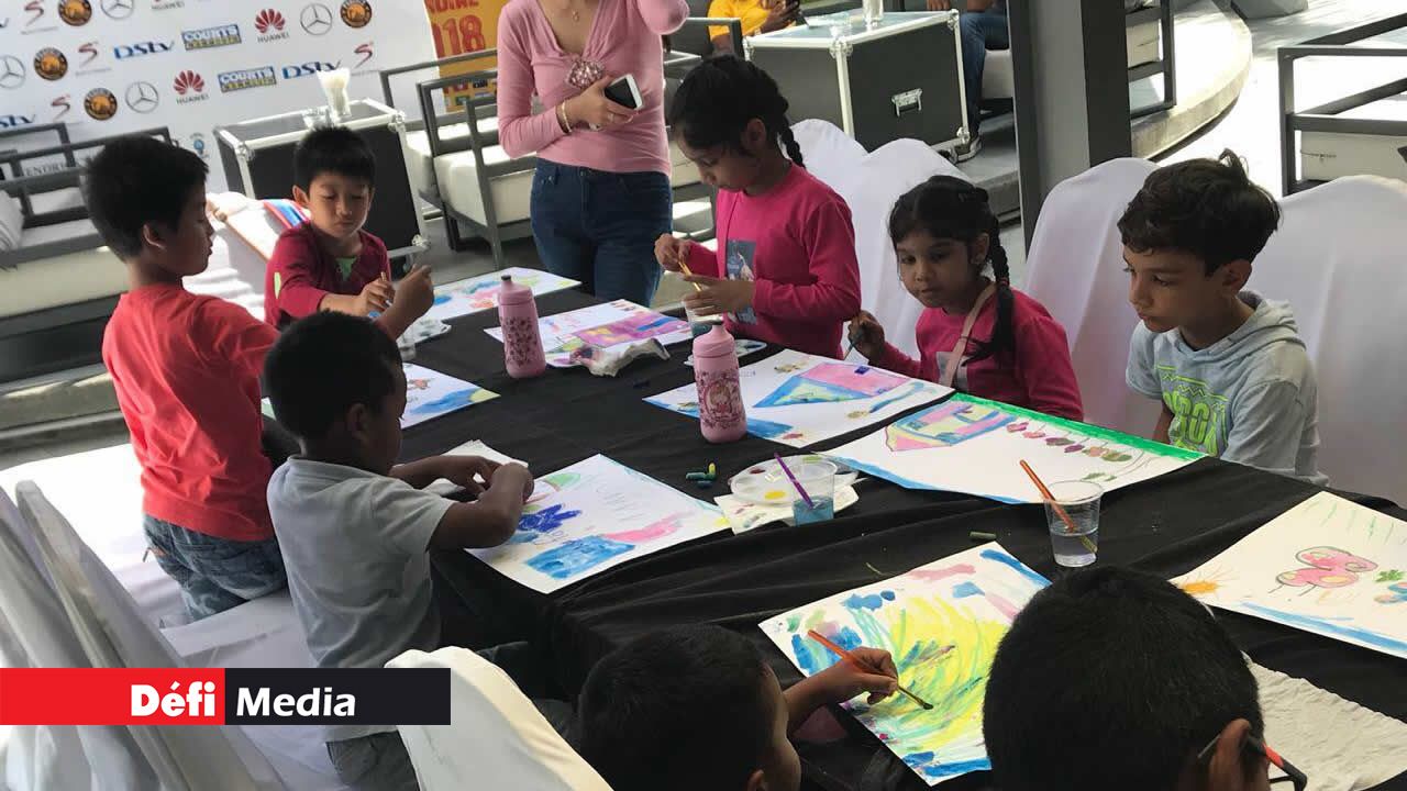 Initiation à la peinture et aux décorations de Divali au Hennessy Park Hotel, ce samedi.