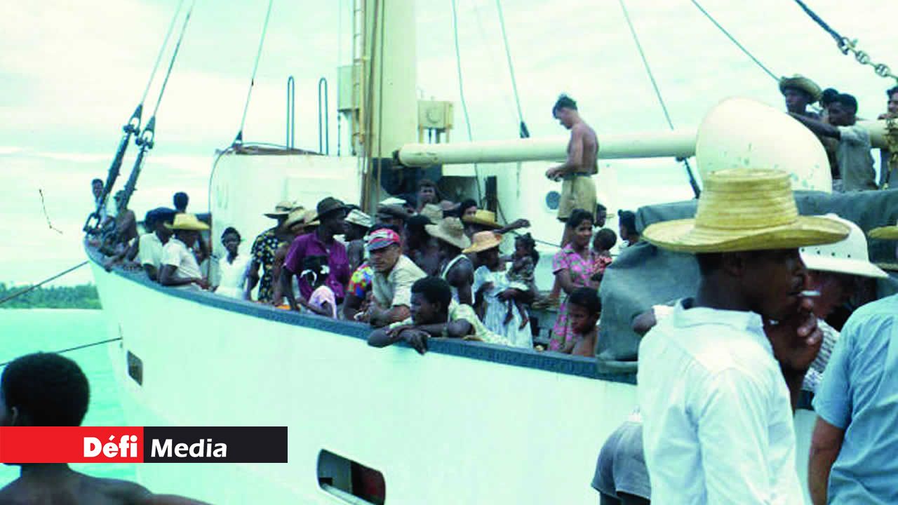 Le Nordvaer quittant l’Archipel avec des Chagossiens à bord. Dossier Chagos