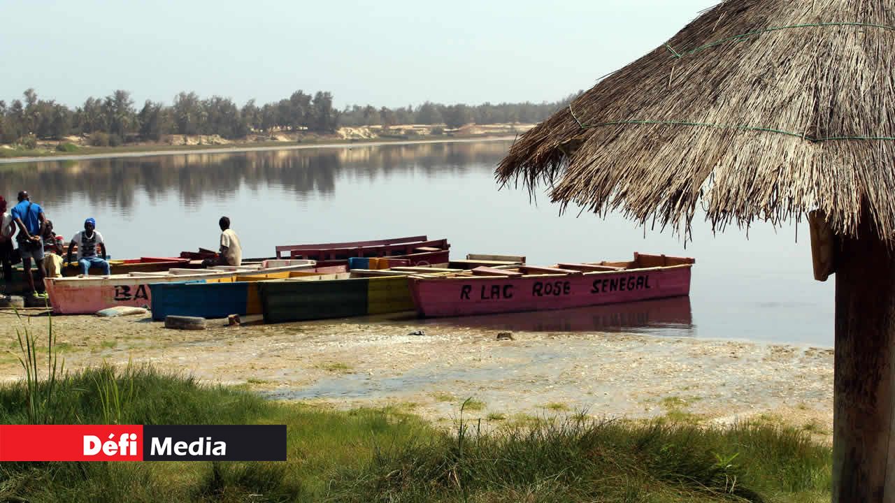Le lac Rose, site trés visité. La Terenga