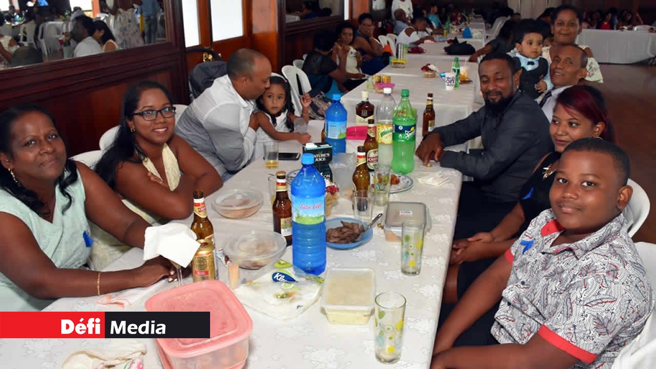 Bon nombre de familles se sont déplacées pour célébrer la fête des mères. Fête des Mères