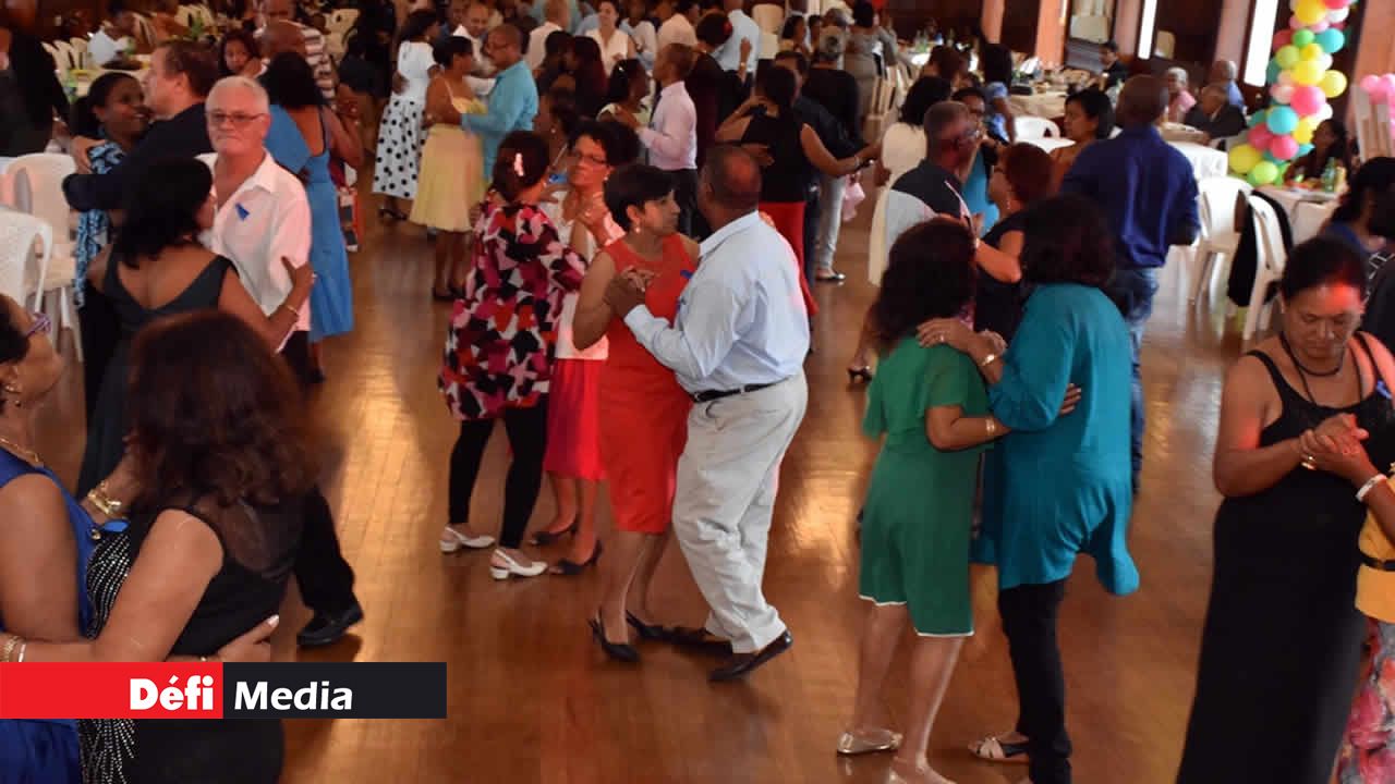 Une foule s’est déplacée pour répondre à l’invitation de Radio Plus à son bal au Plaza. Fête des Mères