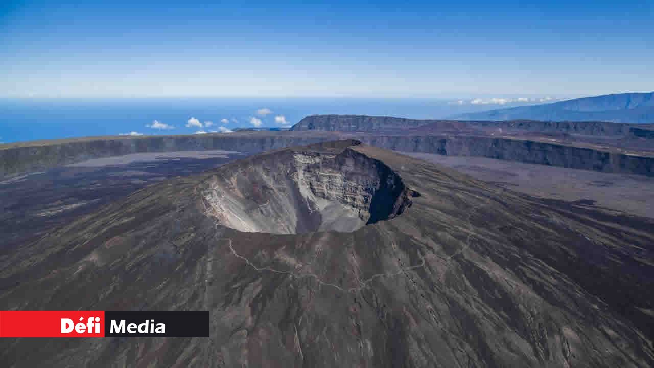 Le Piton de la Fournaise est une attraction majeure du sud de l’île sœur.