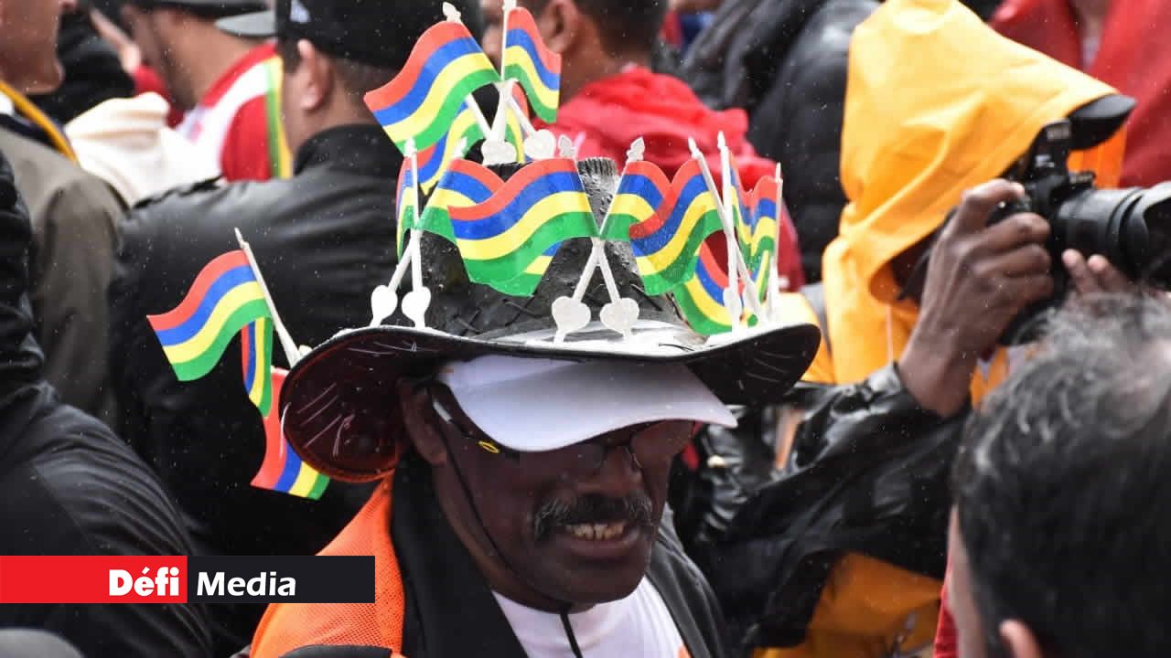 Ce suppoteur ne manque pas de créativité. 10es jeux des îles de l’océan indien