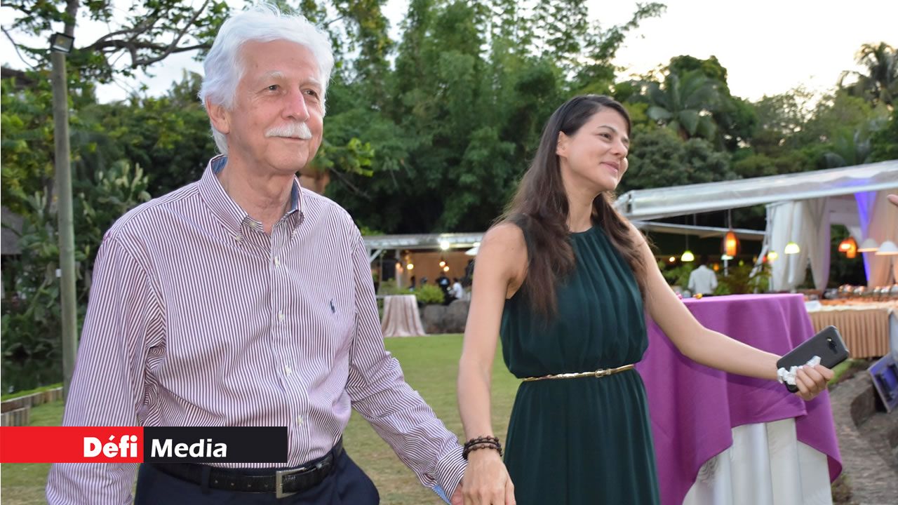 Paul Bérenger et sa fille Joanna.