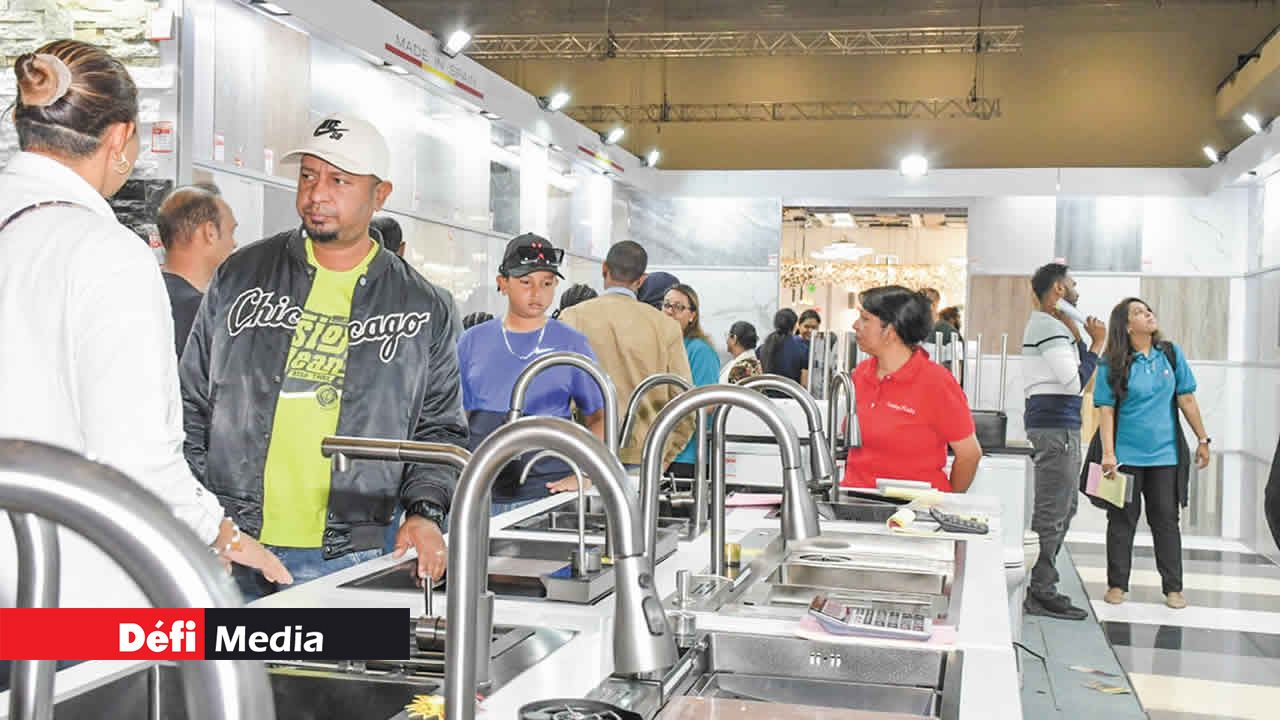 Caunhye Plaza met en avant une grande sélection de robinetterie, carreaux céramiques, et bien plus.