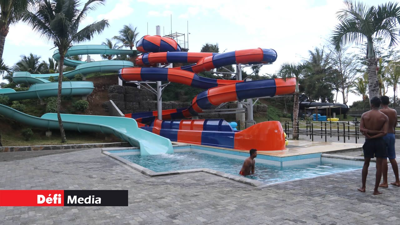 De nouvelles attractions ont été installées, comme le ‘giant body slide’. De nouvelles attractions ont été installées, comme le ‘giant body slide’.