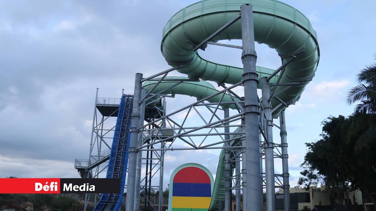 Ce boomerango fait partie de la deuxième phase des travaux, qui sera ouverte en décembre. C’est le quatrième de ce type qui sera construit et il sera le plus grand. Les trois autres pays sont à Dubaï, à Atlanta et en Espagne. Ce boomerango fait partie de la deuxième phase des travaux, qui sera ouverte en décembre. C’est le quatrième de ce type qui sera construit et il sera le plus grand. Les trois autres pays sont à Dubaï, à Atlanta et en Espagne.