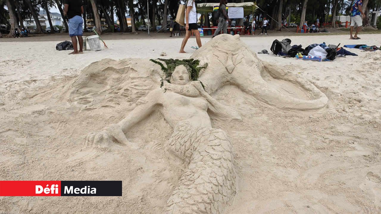Une Sirène prise au piège des fléaux de ce monde. Une oeuvre réalisée par Evans Benjamin, Pallavi Saminaden, Matthieu Dabidin et Gregory Lingadoo, tous en 2ème Année à l’Ecole des Beaux-Arts au MGi.