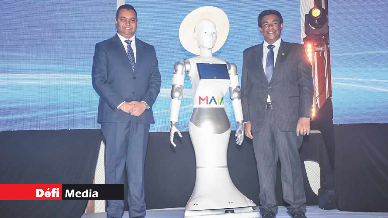 Deepak Balgobin et Pradeep Roopun.