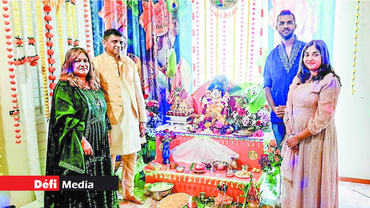 La famille Sonnac célèbre Ganesh Chaturthi pour la première fois.