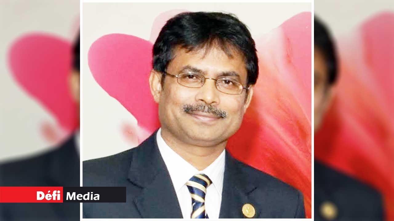 Bagooaduth Kallooa: “Our health system is dominated by the medical profession”