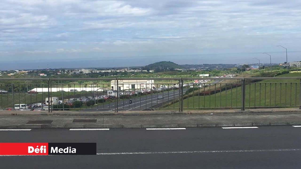 Le bouchon s’étend sur plusieurs kilomètres.