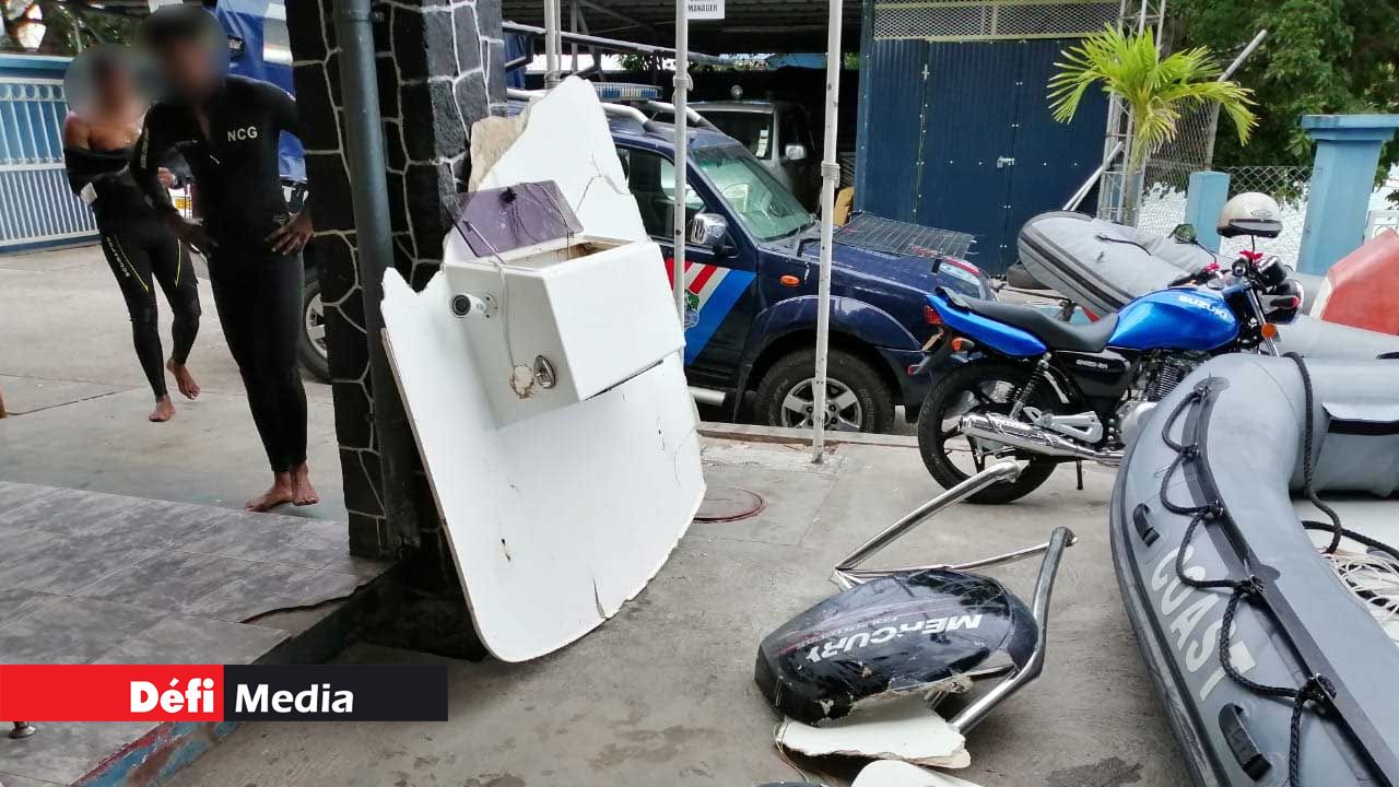 Photo des premiers débris du speedboat à bord duquel se trouvaient les deux amis