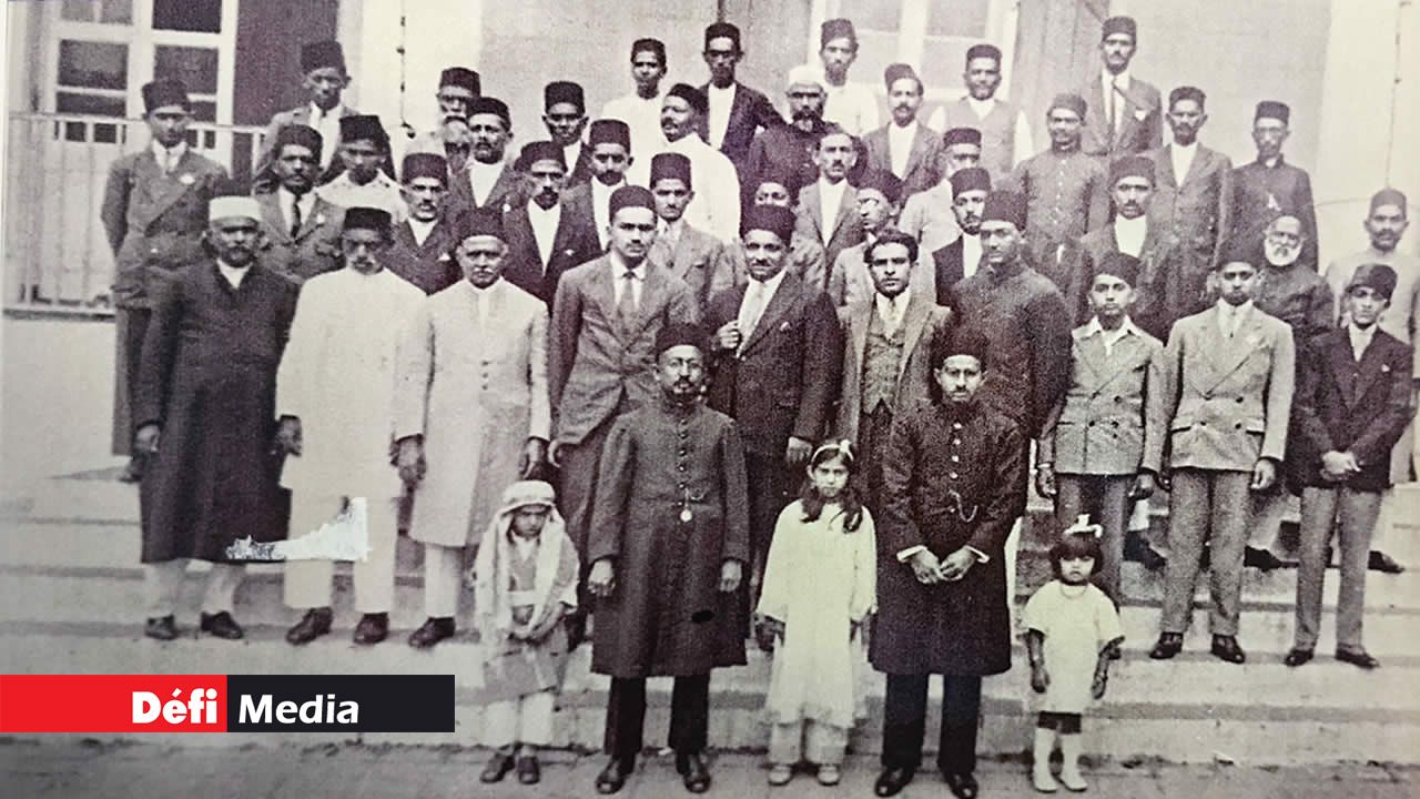 (Photo de famille) Le nom d’Ibrahim Ismael Toorawa figure également en tête de la liste de ceux qui ont envoyé de l’aide à la Turquie. À plusieurs reprises, il a été président de la société Surti. Aujourd’hui, ses petits-fils sont engagés dans un commerce important avec la Turquie.