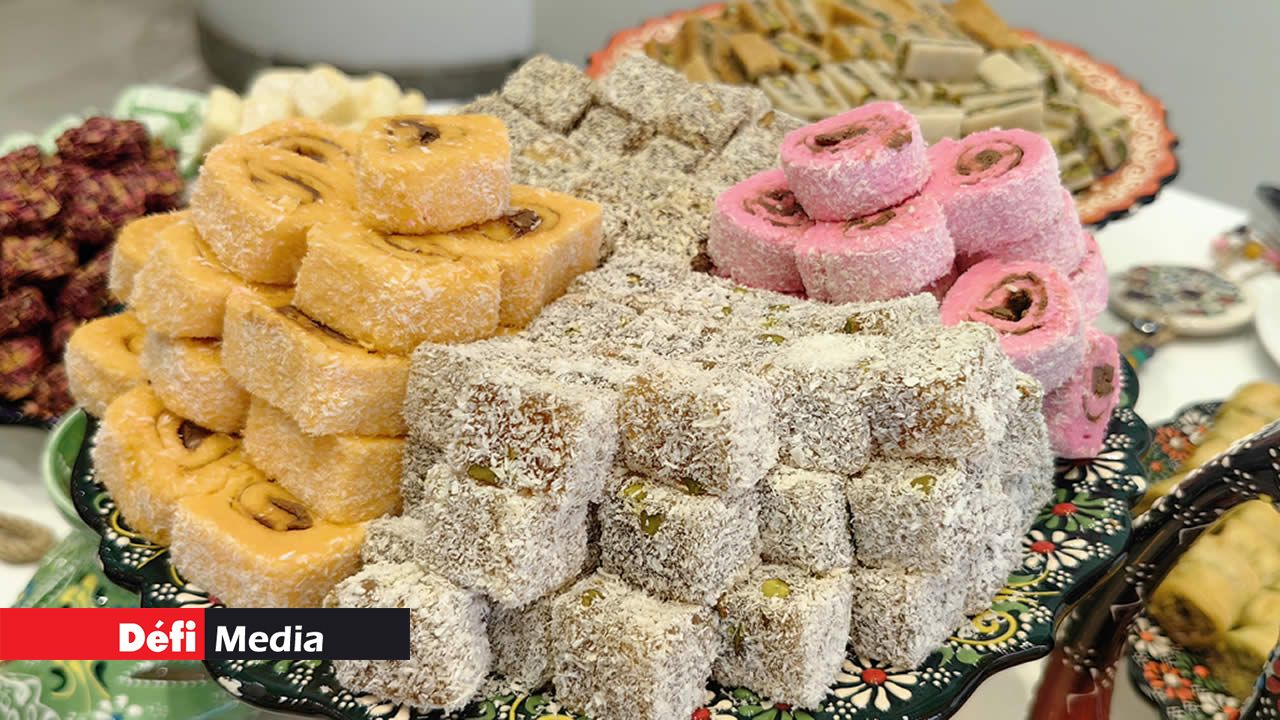 Quelques delices de la Turquie ont été servis aux invités après l’ouverture de l’exposition au Caudan Arts Centre.