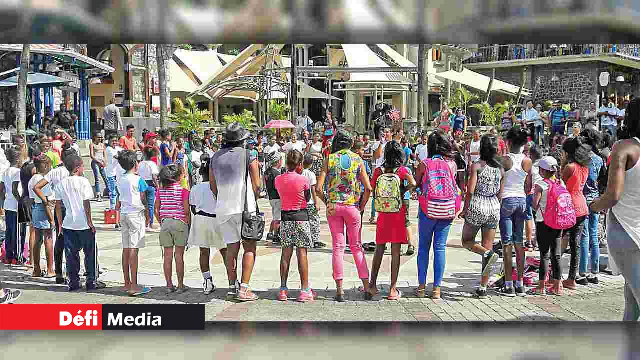 Kolektif Drwa Zanfan Morisien: Symbolic march for Children’s Right