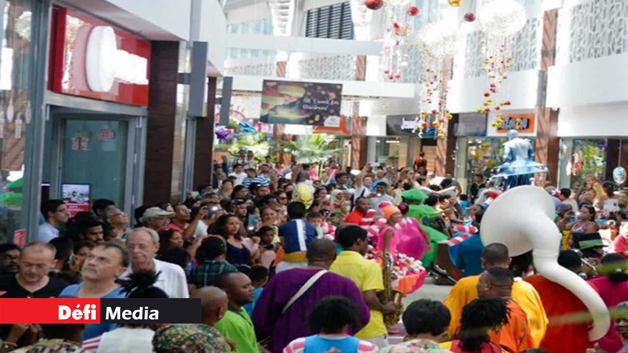 Youth debate: Late night shopping in Mauritius