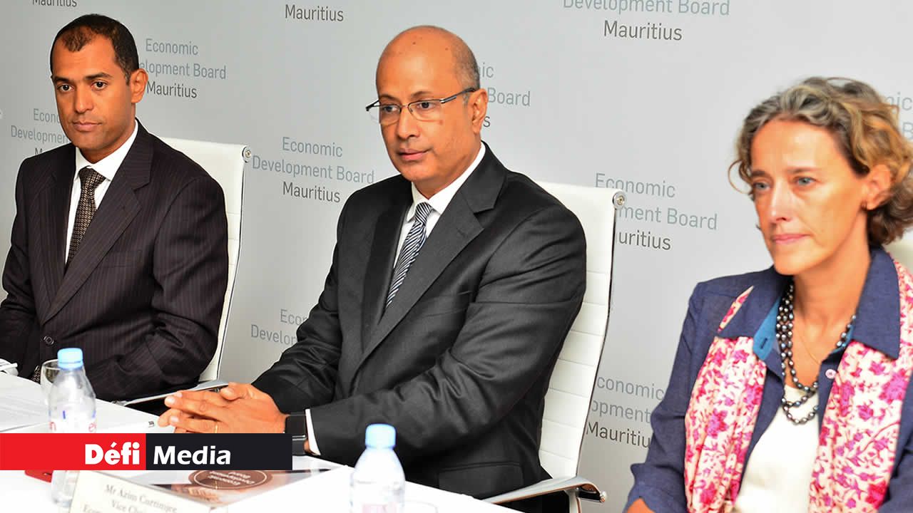 Charles Cartier, Azim Currimjee et Dr Alexandra Henrion Caude.