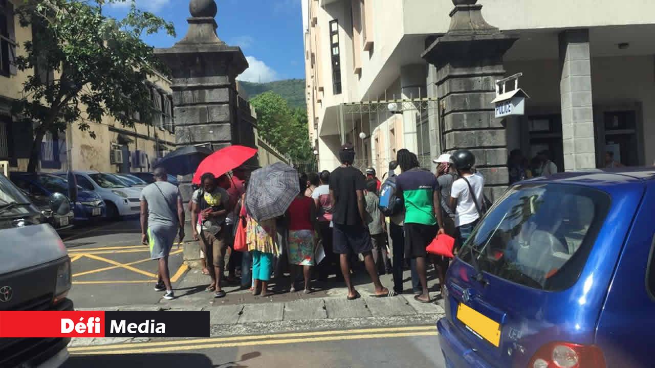 police de Pope Hennessy