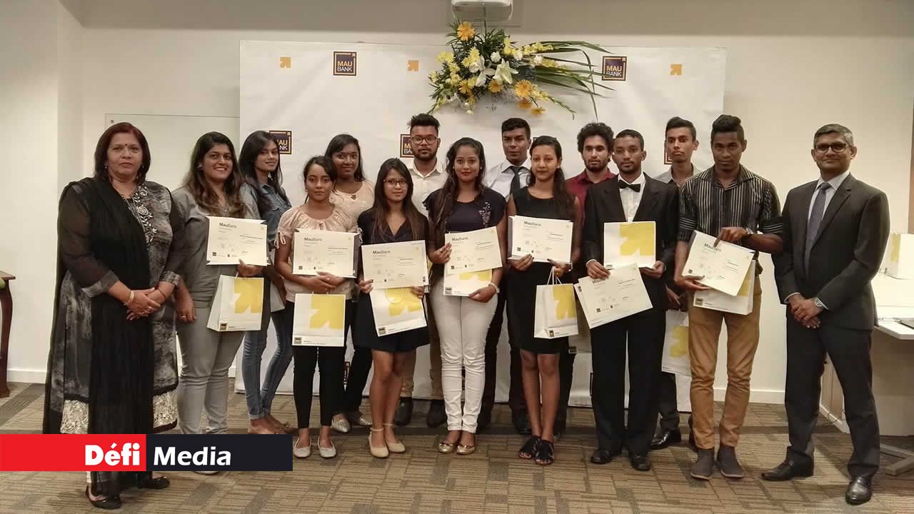 MauBank parraine 13 étudiants de l’UTM 