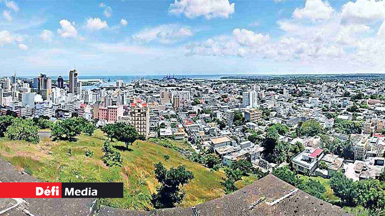 Economic puzzle: Investments trapped in bearish territory