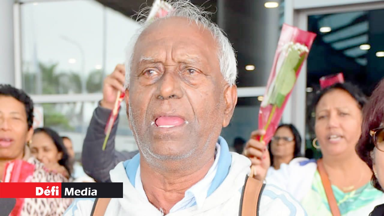 Ramsamy Appadoo à la tête d’Appadoo Travel Tours, ému à son retour au pays. Il estime que cette croisière est l’un des plus beaux intinéraires organisés. Ramsamy Appadoo à la tête d’Appadoo Travel Tours, ému à son retour au pays. Il estime que cette croisière est l’un des plus beaux intinéraires organisés.