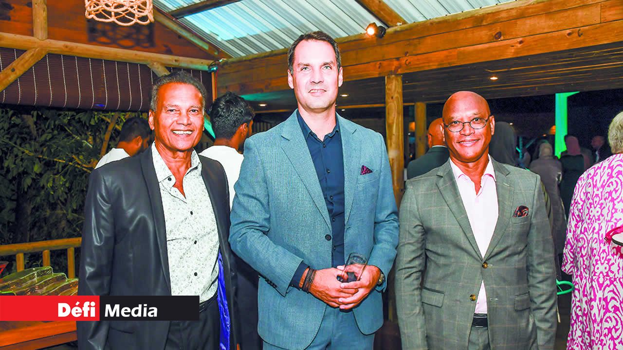 Le Dr Karl Mootoosamy, Tourism Promotion Expert, le Chief Executive Officer de Solis, et Daniel Saramandif, consultant international en tourisme et business. Le Dr Karl Mootoosamy, Tourism Promotion Expert, le Chief Executive Officer de Solis, et Daniel Saramandif, consultant international en tourisme et business.