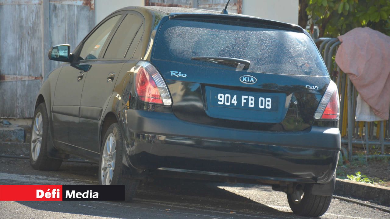 La voiture qui pourrait être impliquée dans l’accident.