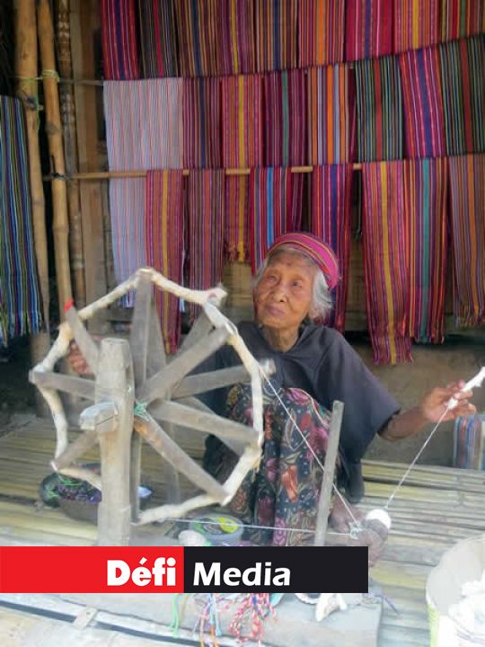 Au village des Sasak, on vit principalement du tissage.