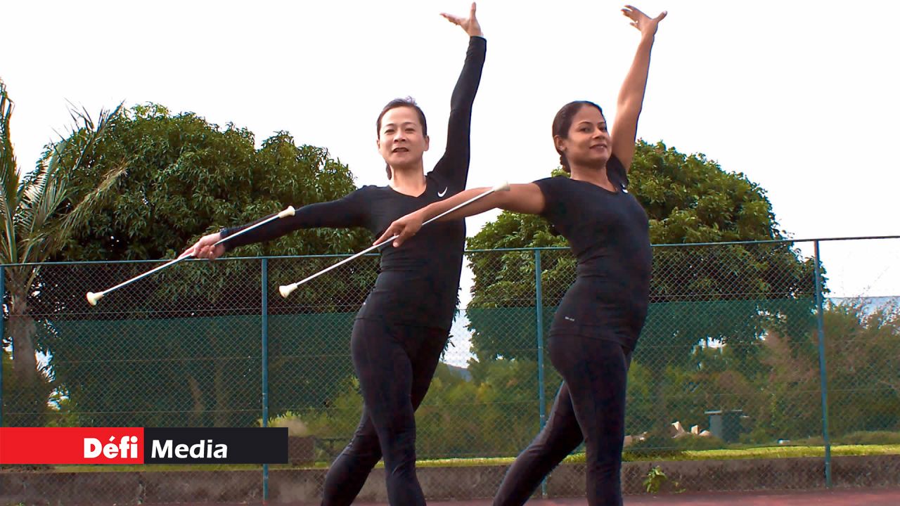Le duo de coachs a renoué depuis peu avec ses premières amours, le twirling bâton.