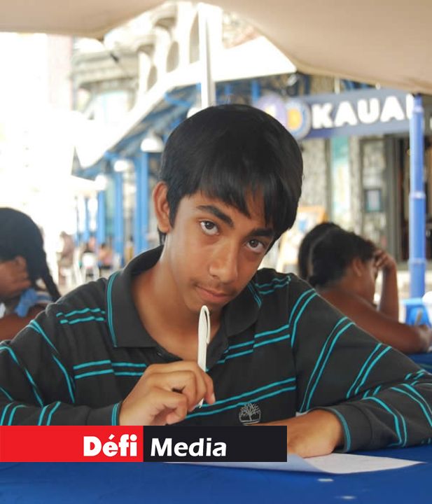 Mehdi Kalla, 14 ans n’a pas appris le kreol, mais s’est toujours intéressé à sa langue
maternelle.