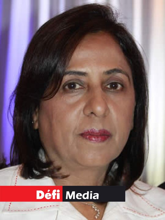 La ministre de la Sécurité sociale Fazila Jeewah-Daureeawoo