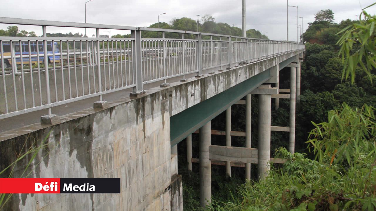 Le pont Colville-Deverell à Montagne-Ory
