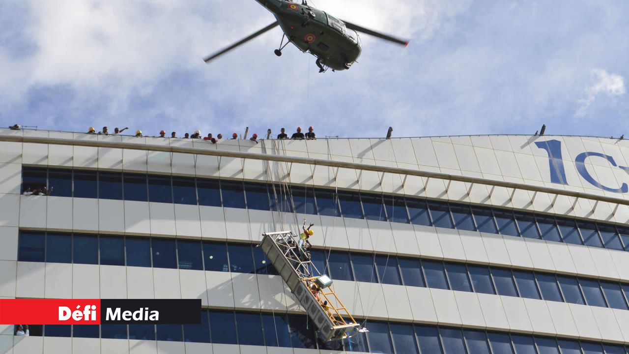 La nacelle est suspendue à 32 mètres du sol.