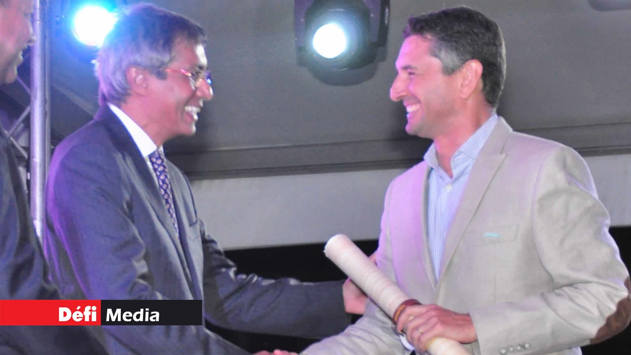 Le ministre du Tourisme lors de la cérémonie d’octroi de certification étoilée aux hôtels.